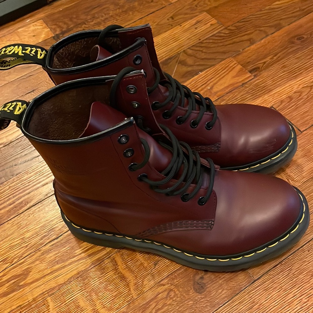DR MARTENS 1460 WOMEN'S SMOOTH LEATHER LACE UP BOOTS